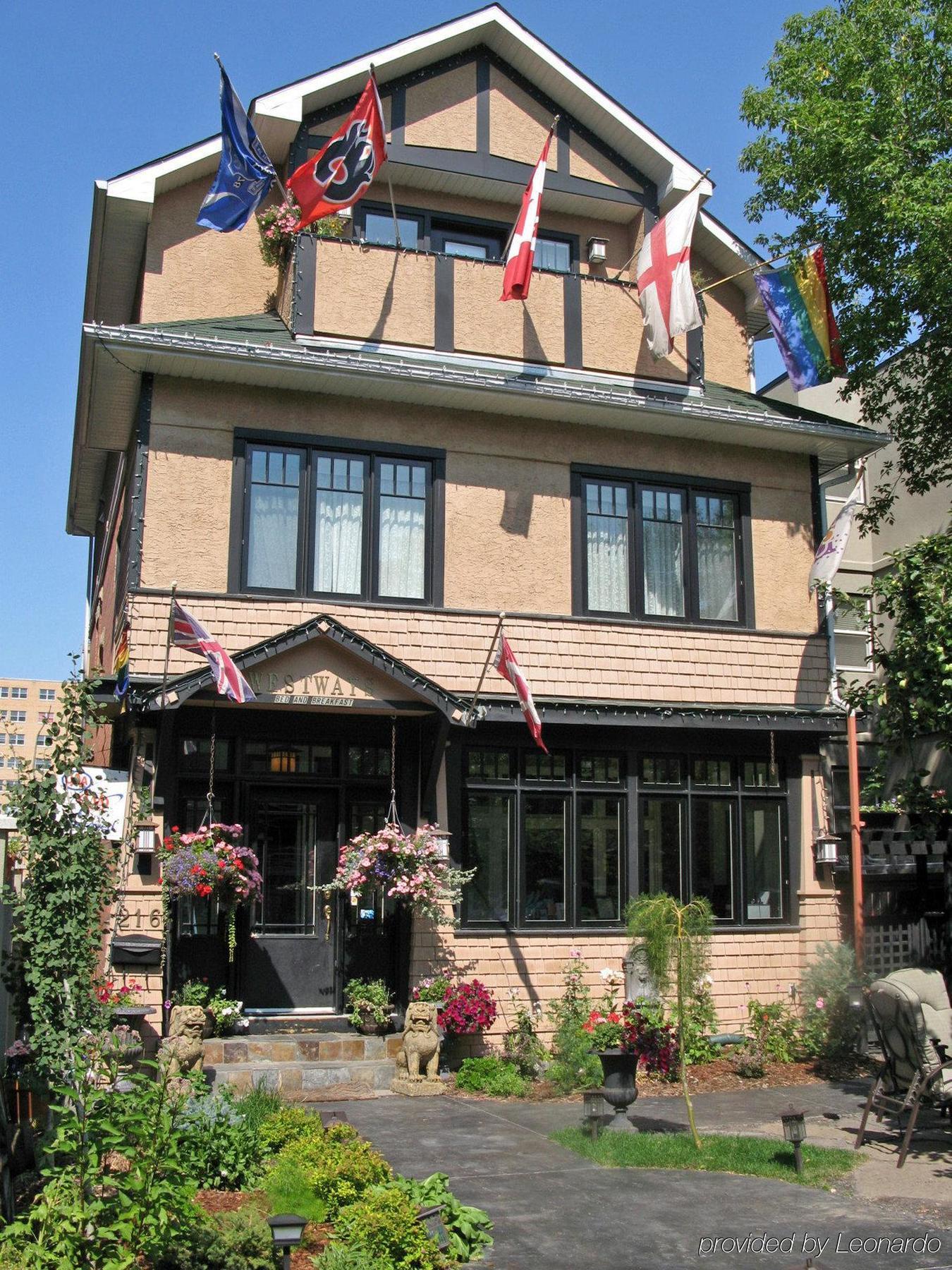 Calgary Westways Guest House Exterior photo